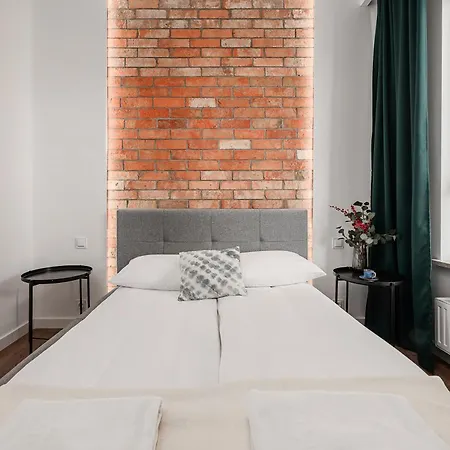 Shortstaypoland Budki Szczesliwickie B197 *